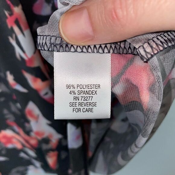 APT.9 Womens Stretch Floral Print V-Neck Sleeveless Blouse Red Black Size L/P - Picture 3 of 7